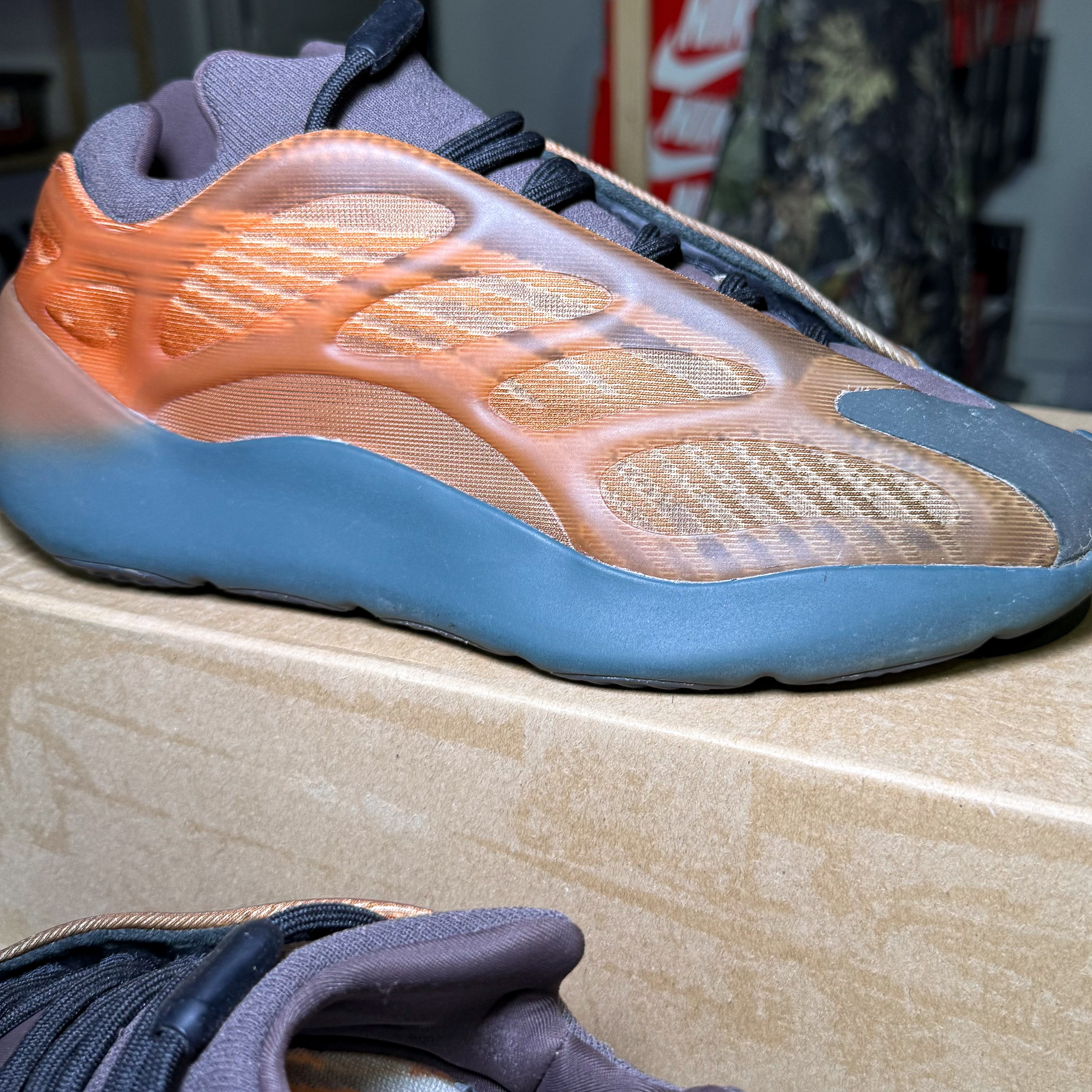 Adidas Yeezy 700 v3 ‘Copper Fade’ 2021 - Recondicionado