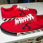 Off White Vulcanized Low Canvas ’Red’ 2018 - Recondicionado