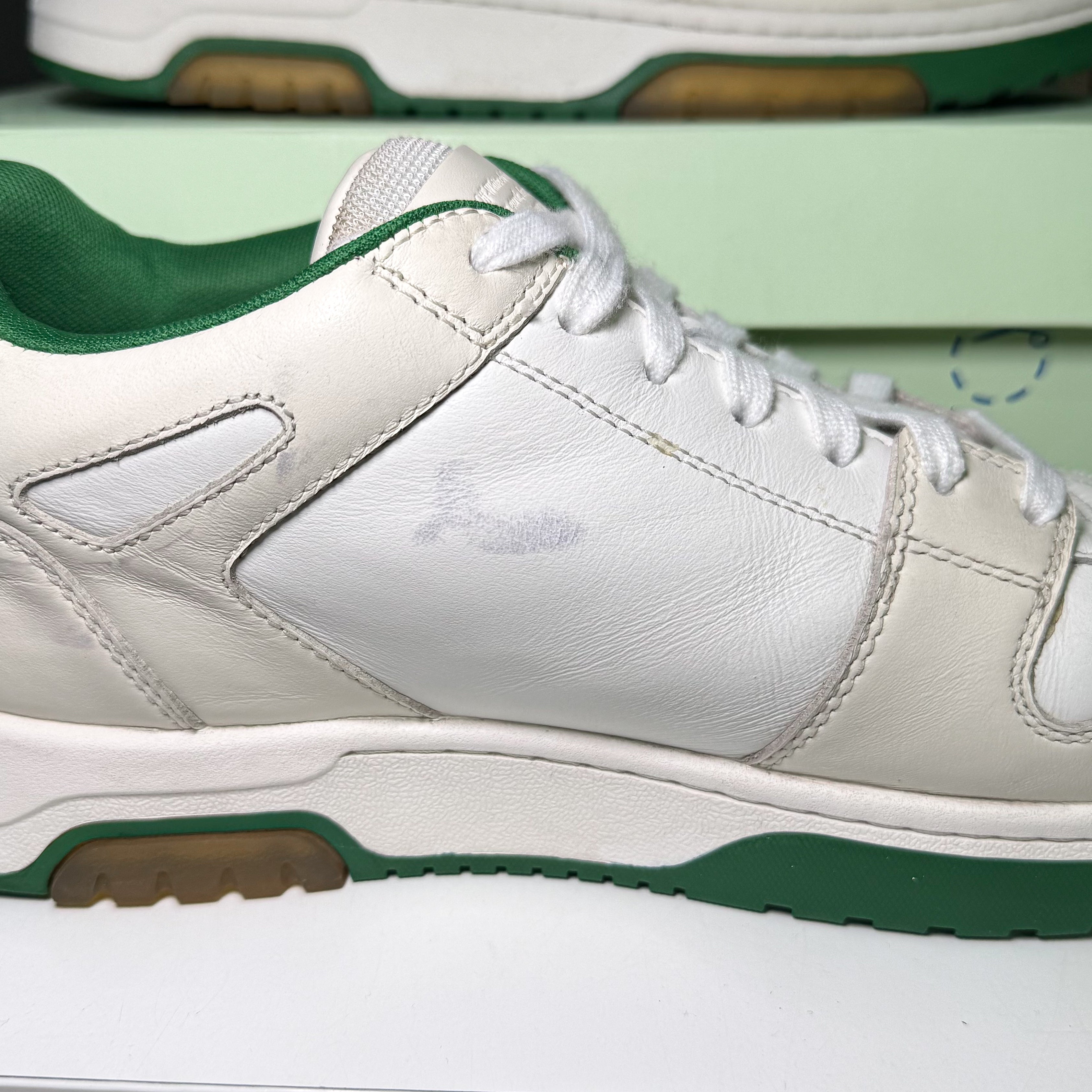 Off White Out of Office Low ‘White Green’ - Recondicionado