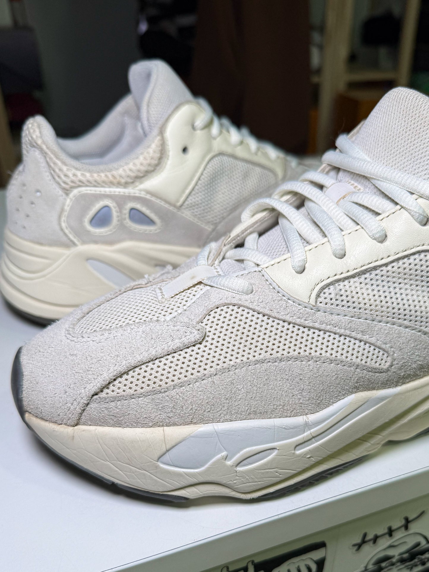 Adidas Yeezy Boost 700 ‘Analog’ 2019 - Recondicionado