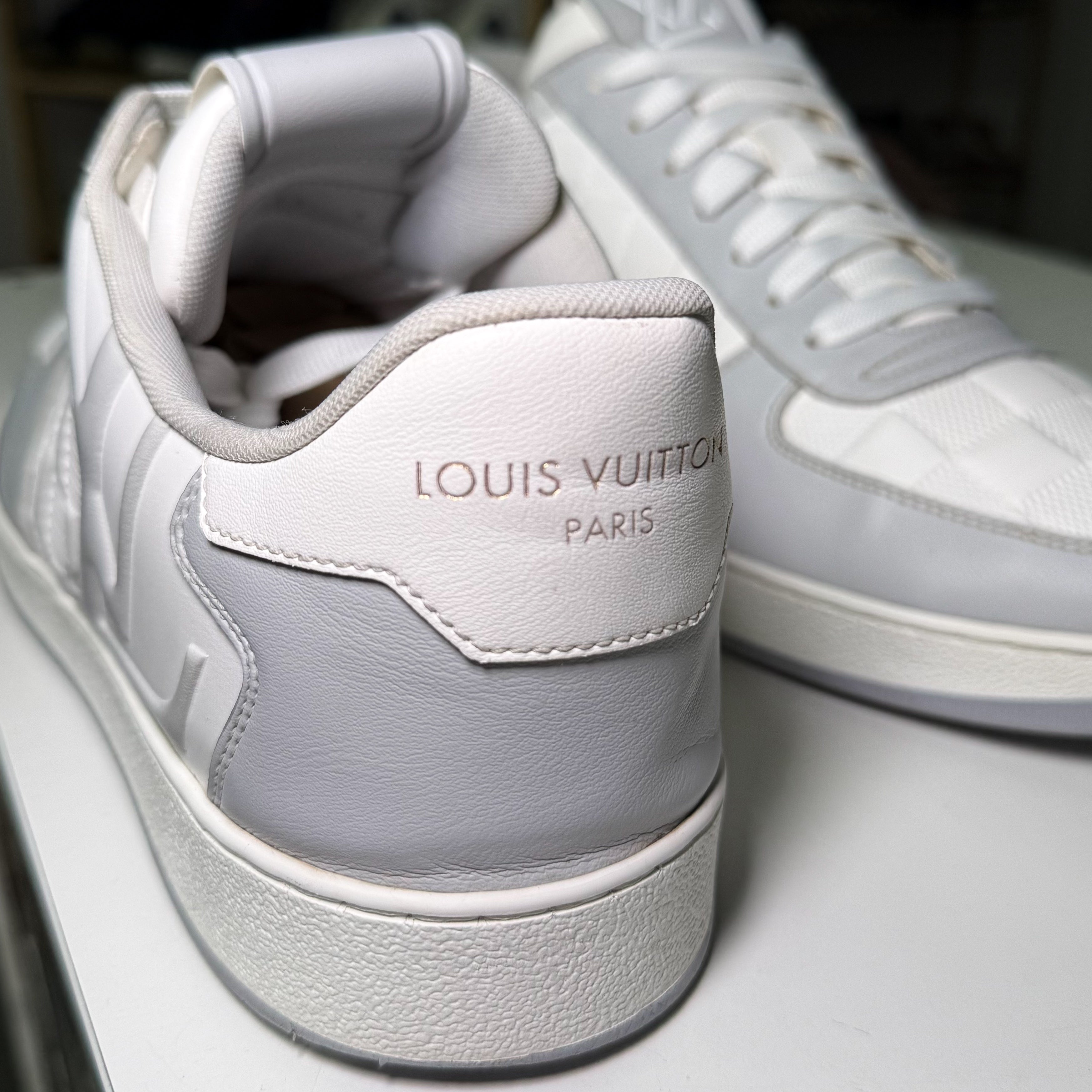 Louis Vuitton Rivoli Sneaker Low ‘White Grey’ - Recondicionado