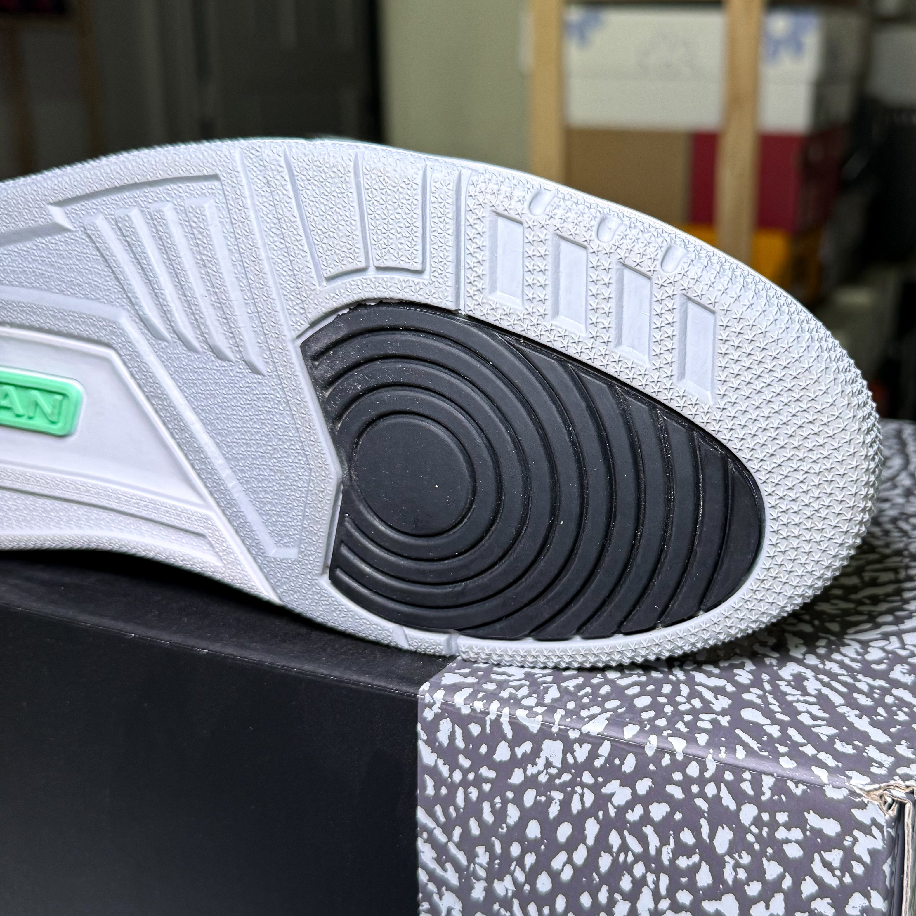 Air Jordan 3 Retro ‘Green Glow’ 2024 - Recondicionado