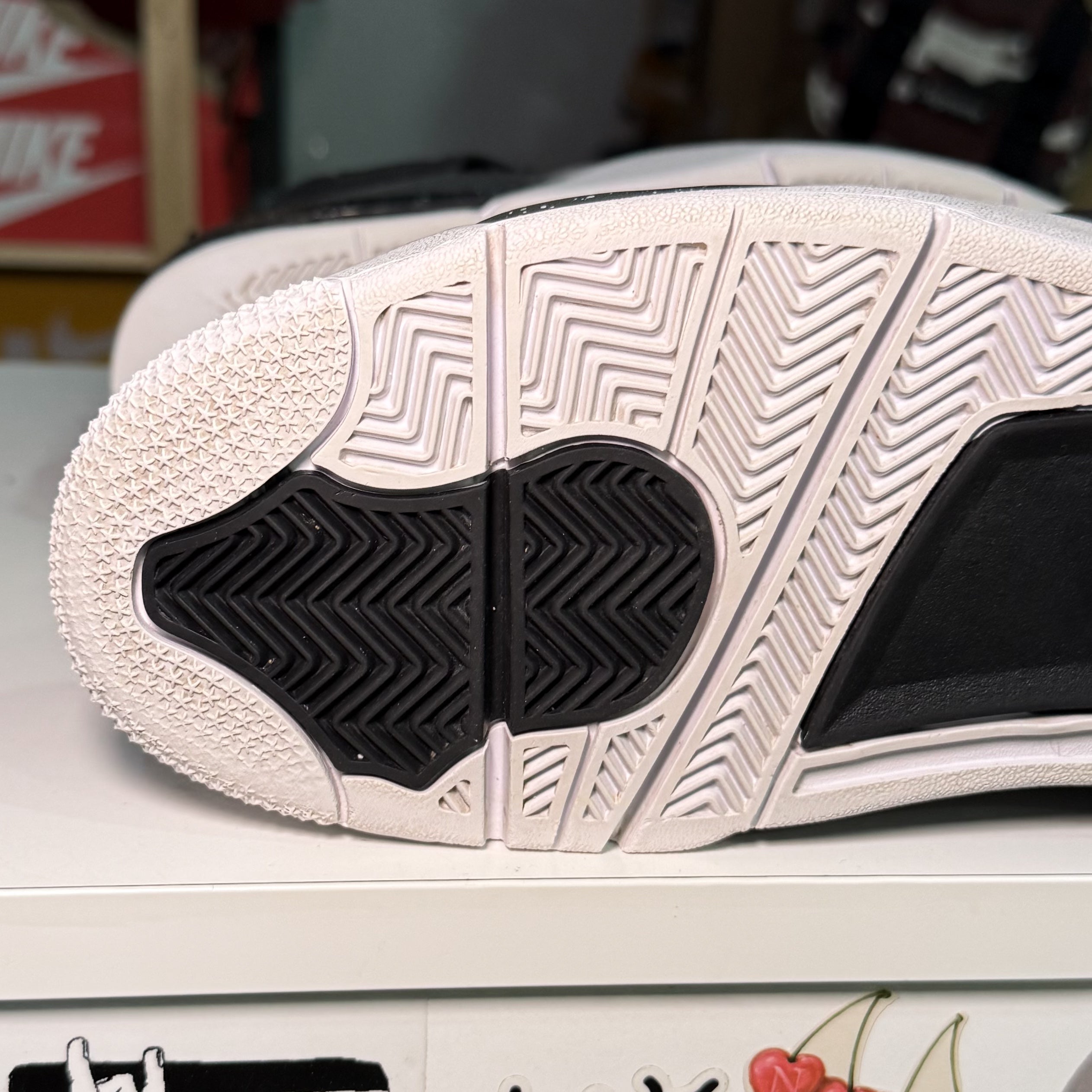 Air Jordan 4 Retro ‘Fear’ 2024 - Recondicionado