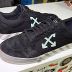 Off White Vulcanized Suede ‘Black Mint’ - Recondicionado