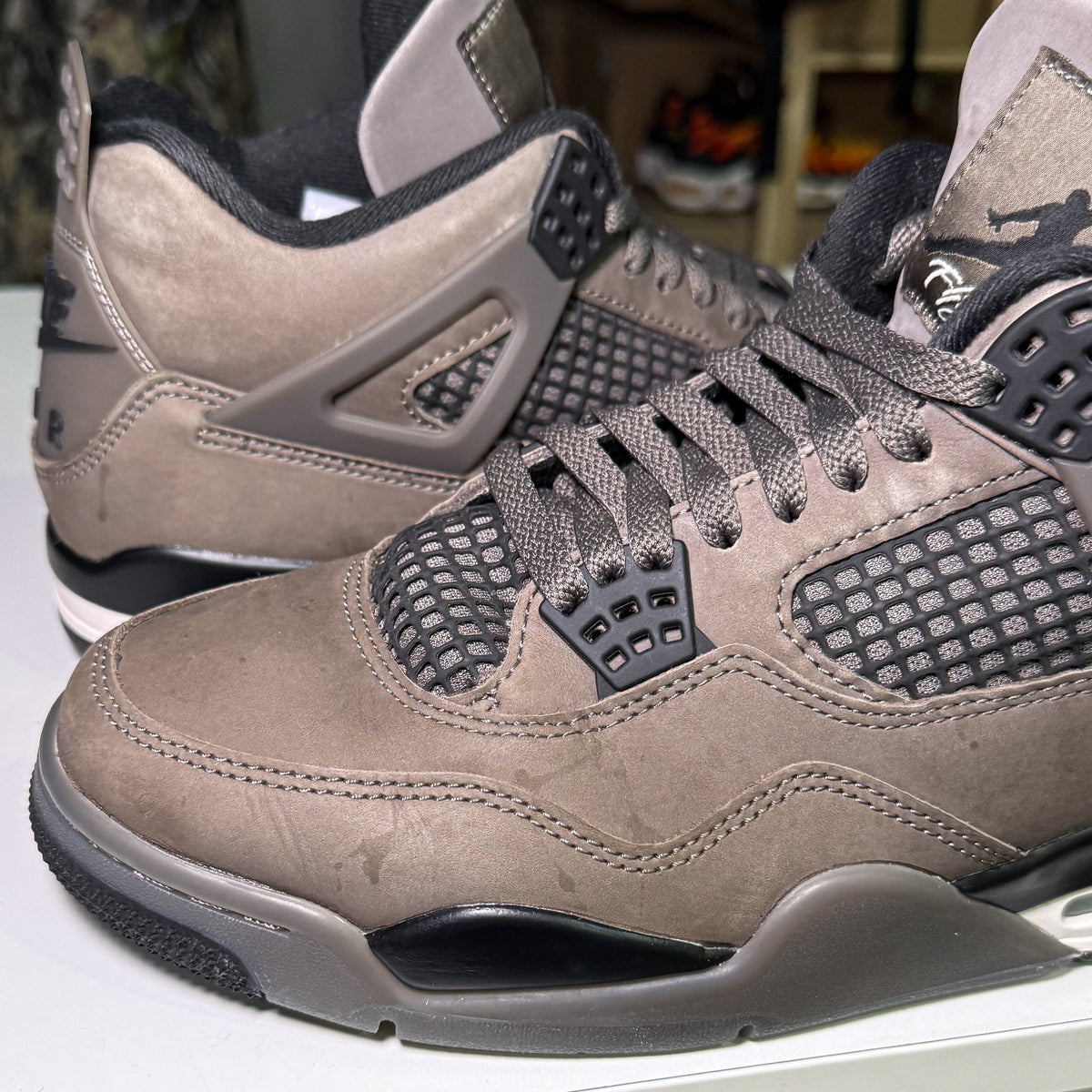Air Jordan 4 Retro ‘Cave Stone’ 2025 - Recondicionado