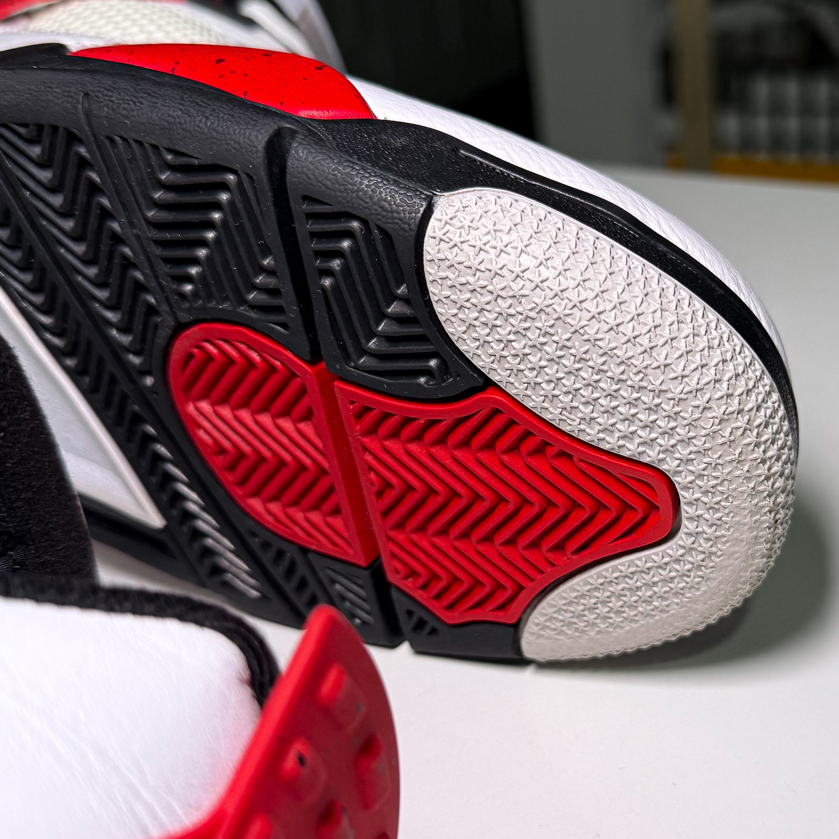 Air Jordan 4 Retro 'Red Cement' 2023 - Recondicionado