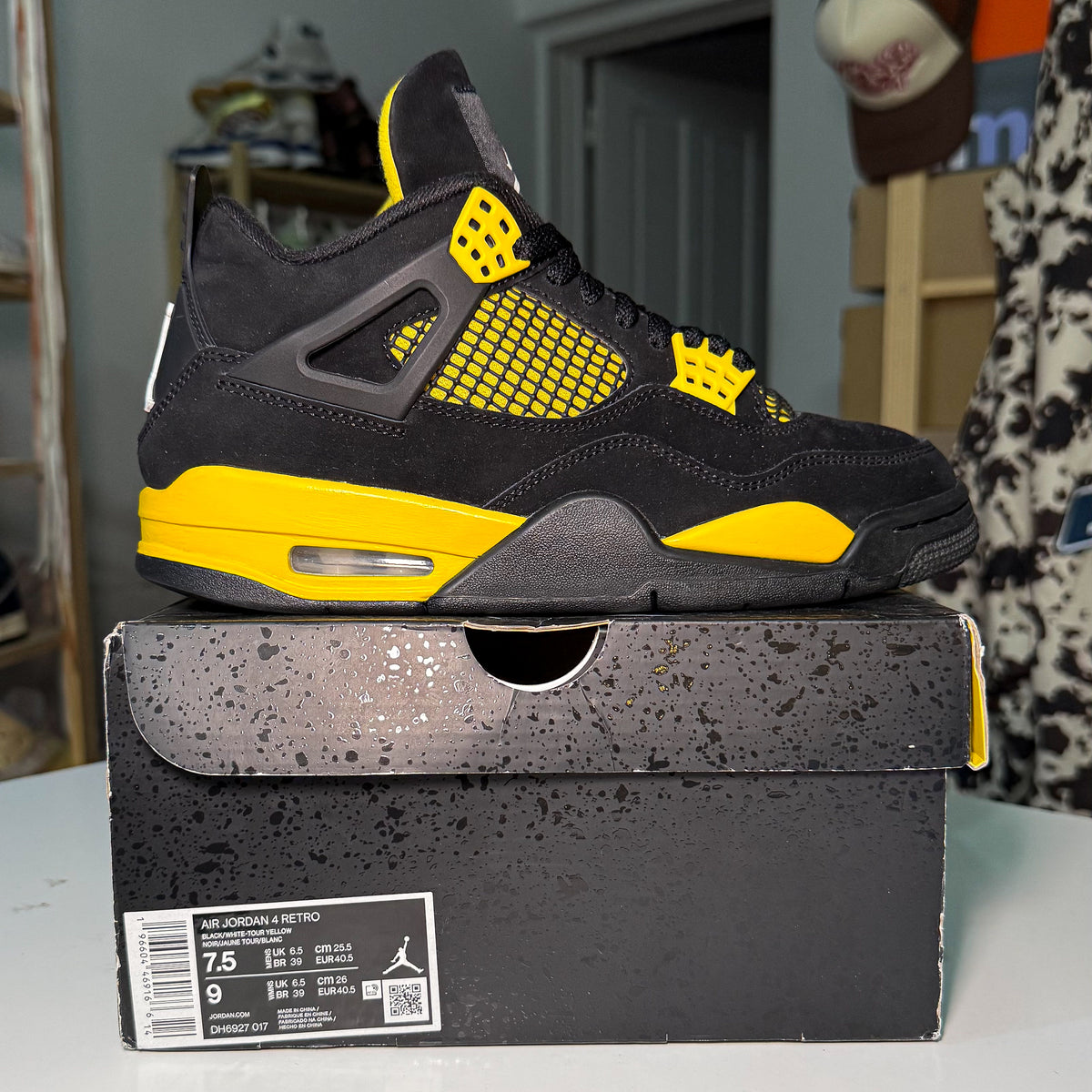 Air Jordan 4 Retro 'Thunder' 2023 - Recondicionado
