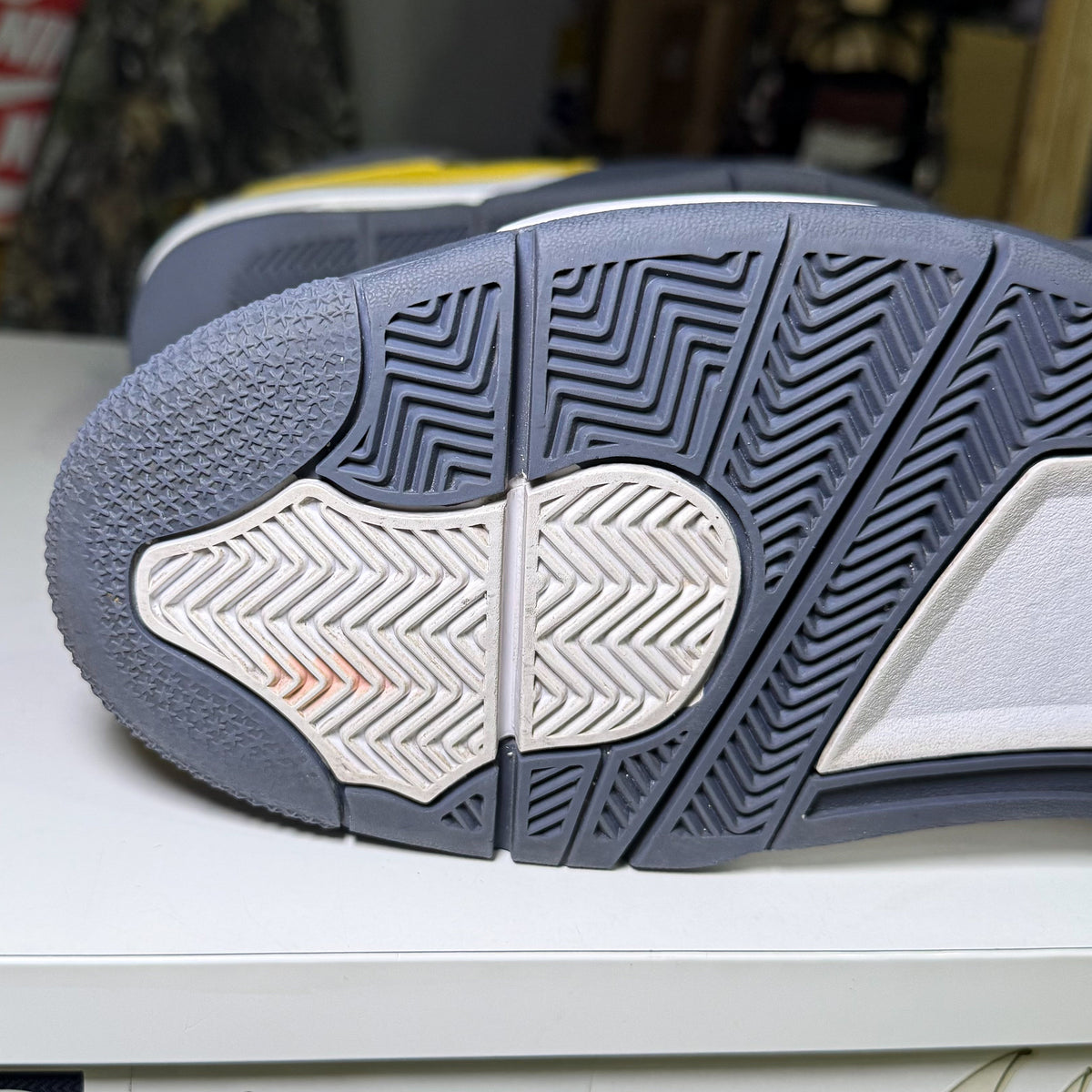 Air Jordan 4 Retro ‘Lightning’ 2021 - Recondicionado