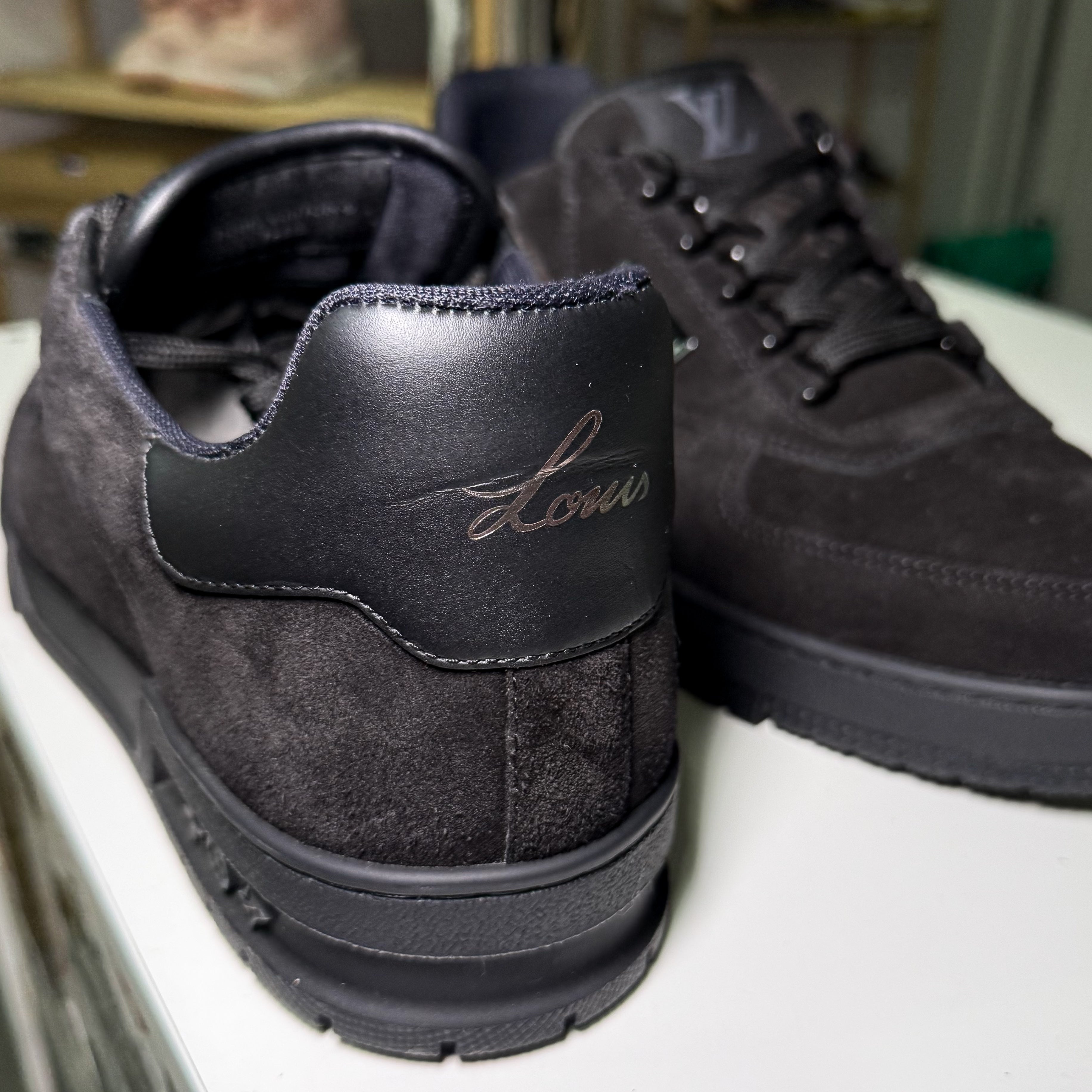 Louis Vuitton LV Trainer Suede Black ‘Staff’ - Recondicionado