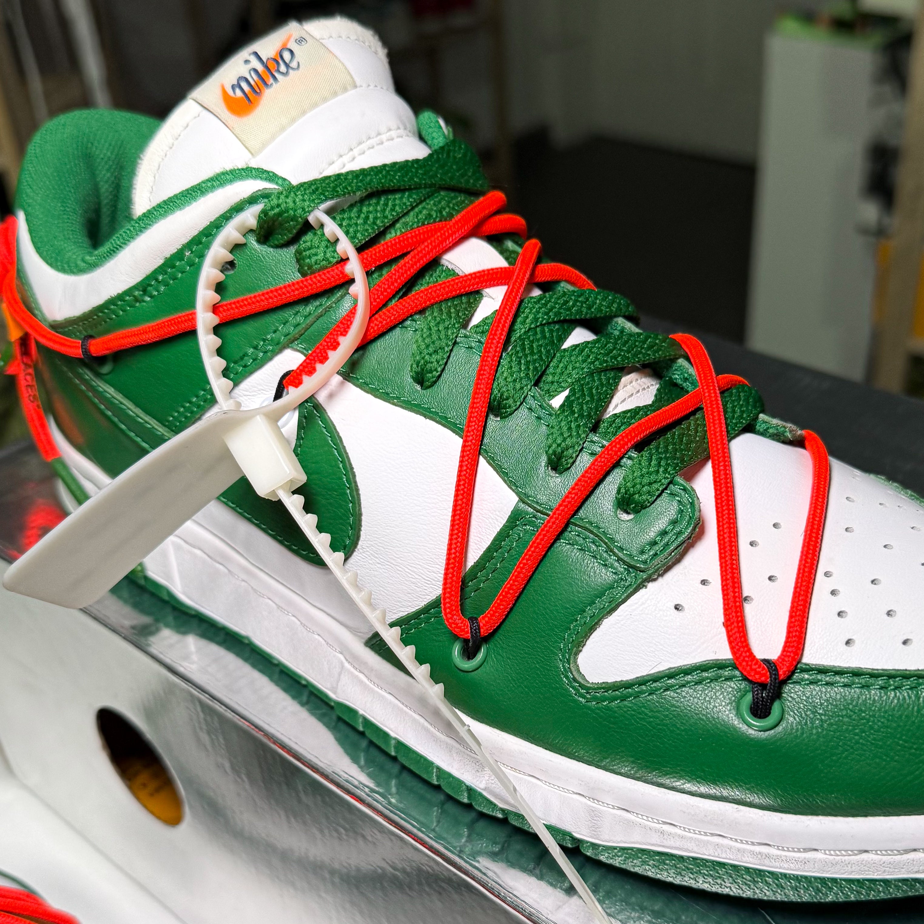 Nike Dunk Low x Off White ‘Pine Green’ 2019 - Recondicionado