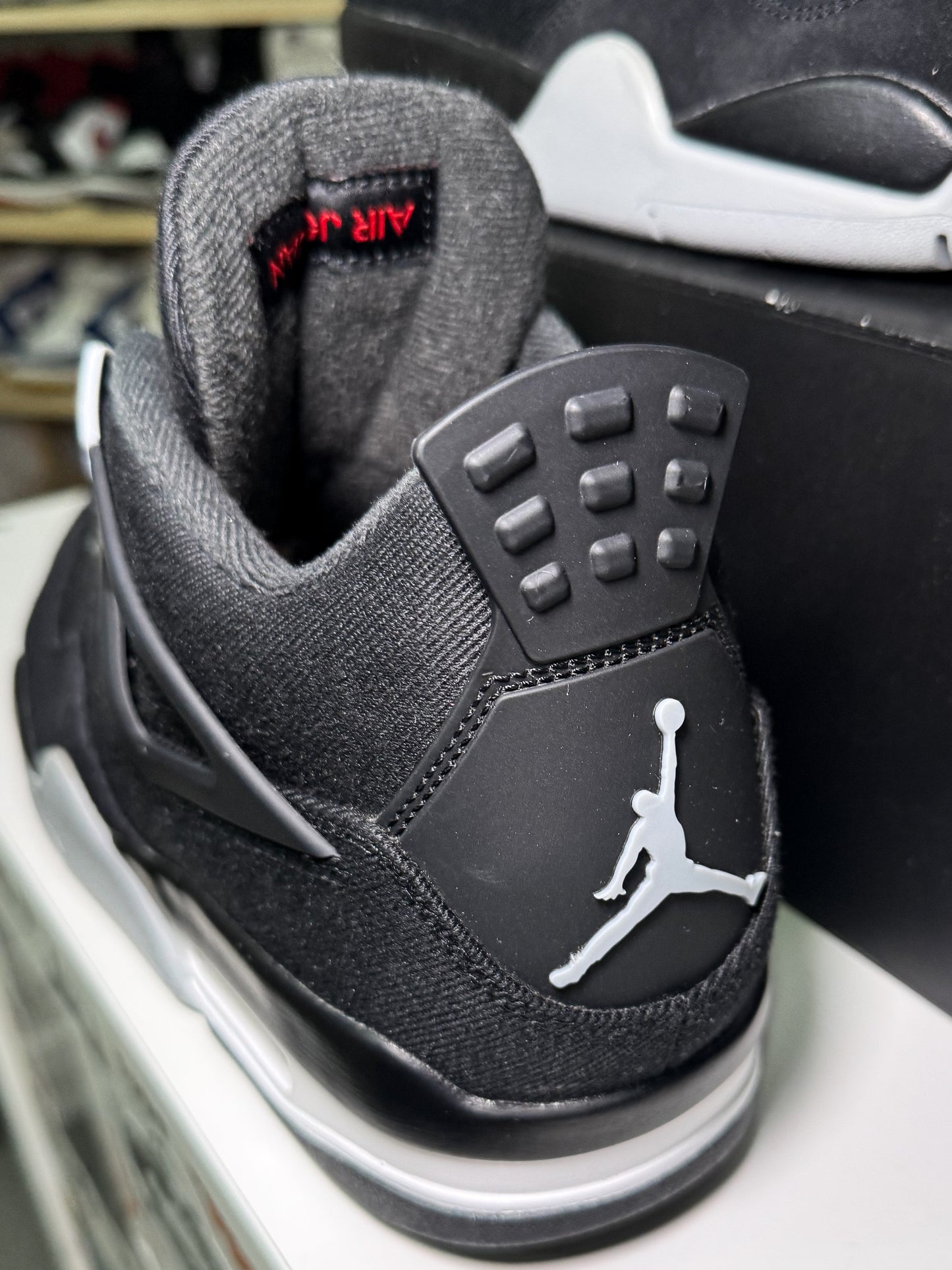 Air Jordan 4 Retro 'Black Canvas' 2022 - Recondicionado