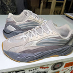 Adidas Yeezy 700 v2 ‘Tephra’ - Recondicionado
