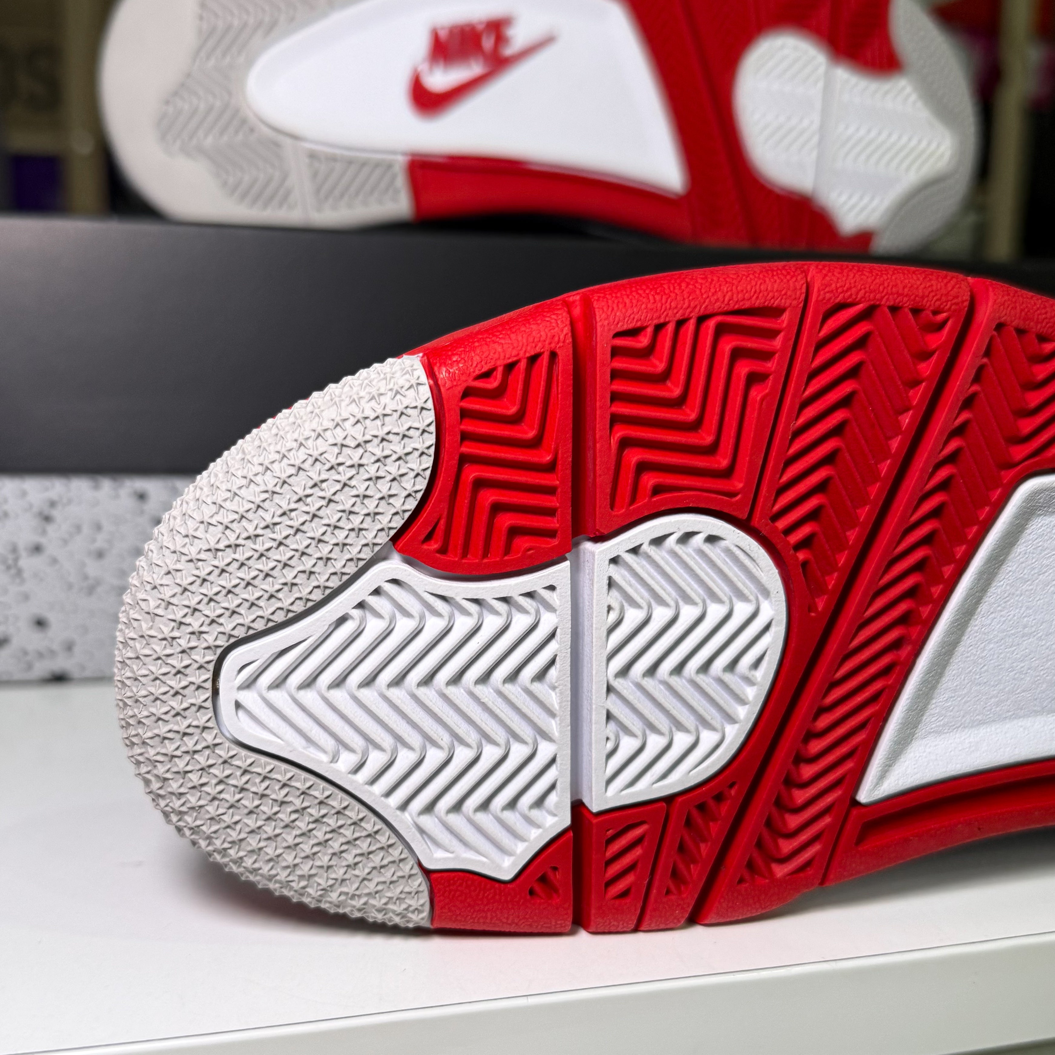 Air Jordan 4 Retro 'Fire Red' 2020 - Recondicionado