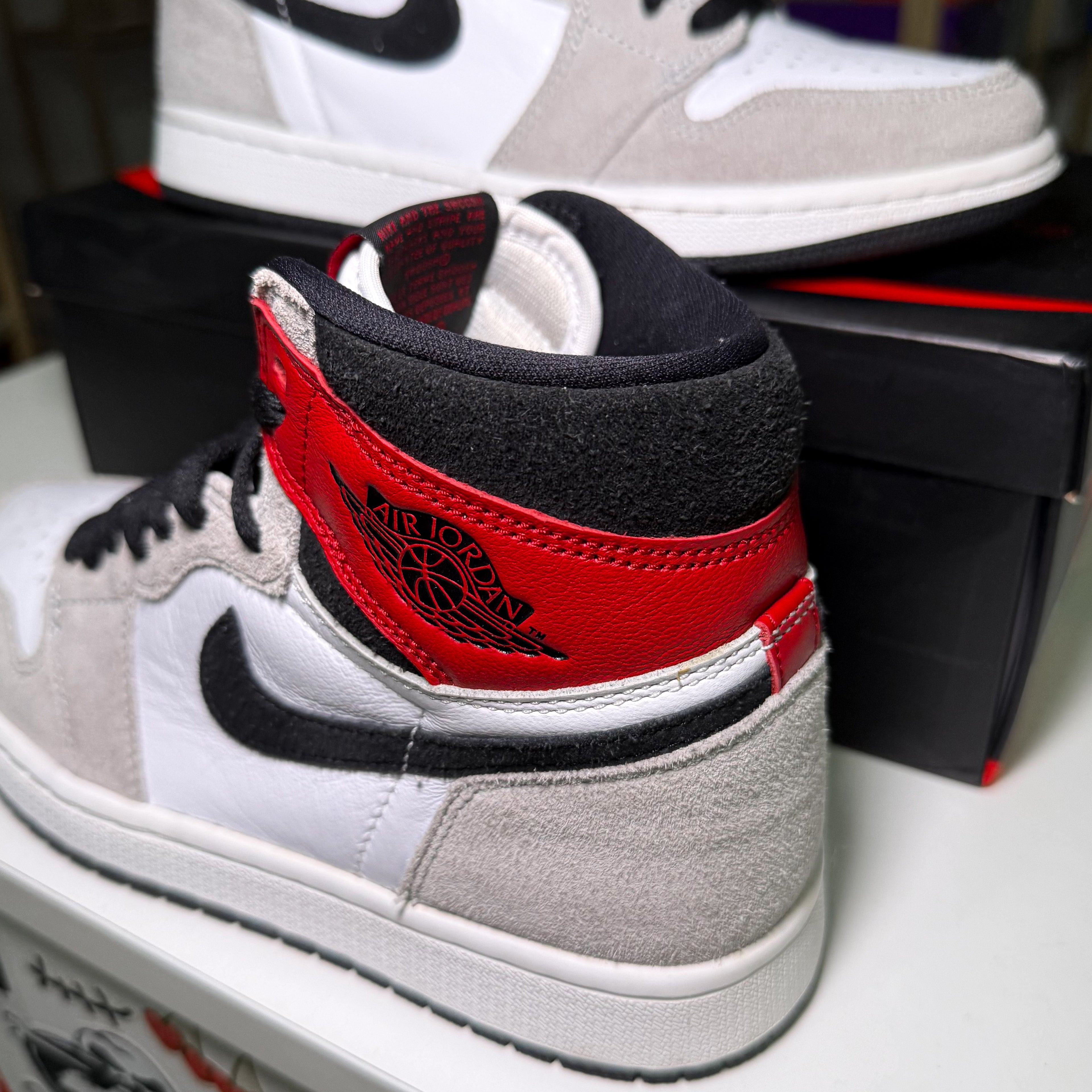 Air Jordan 1 Retro High OG ‘Smoke Grey’ 2020 - Recondicionado
