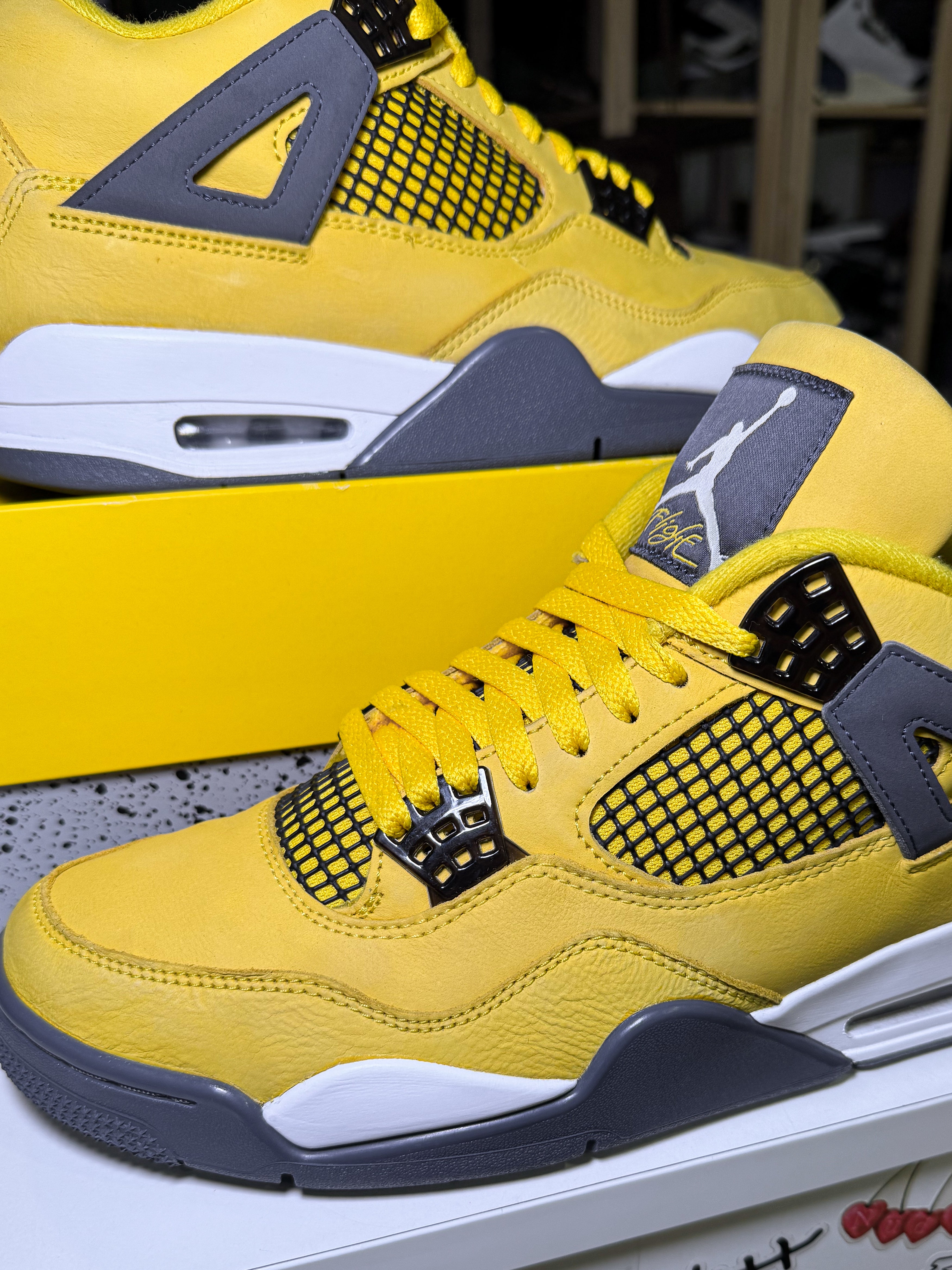 Air Jordan 4 Retro ‘Lightning’ 2021 - Recondicionado