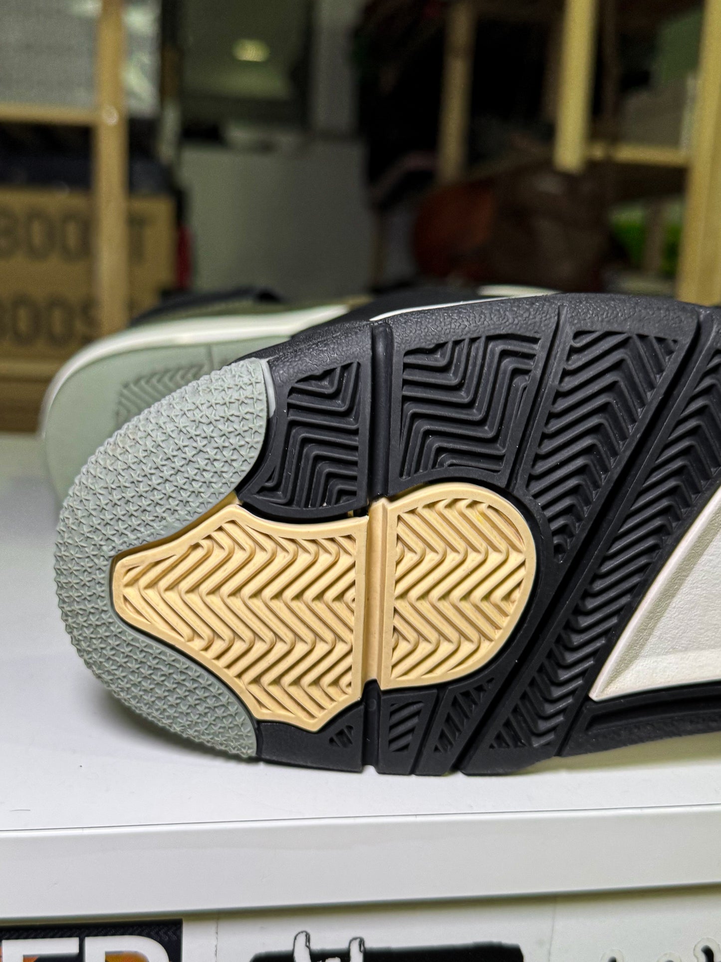 Air Jordan 4 Retro SE Craft 'Medium Olive' 2023 - Recondicionado