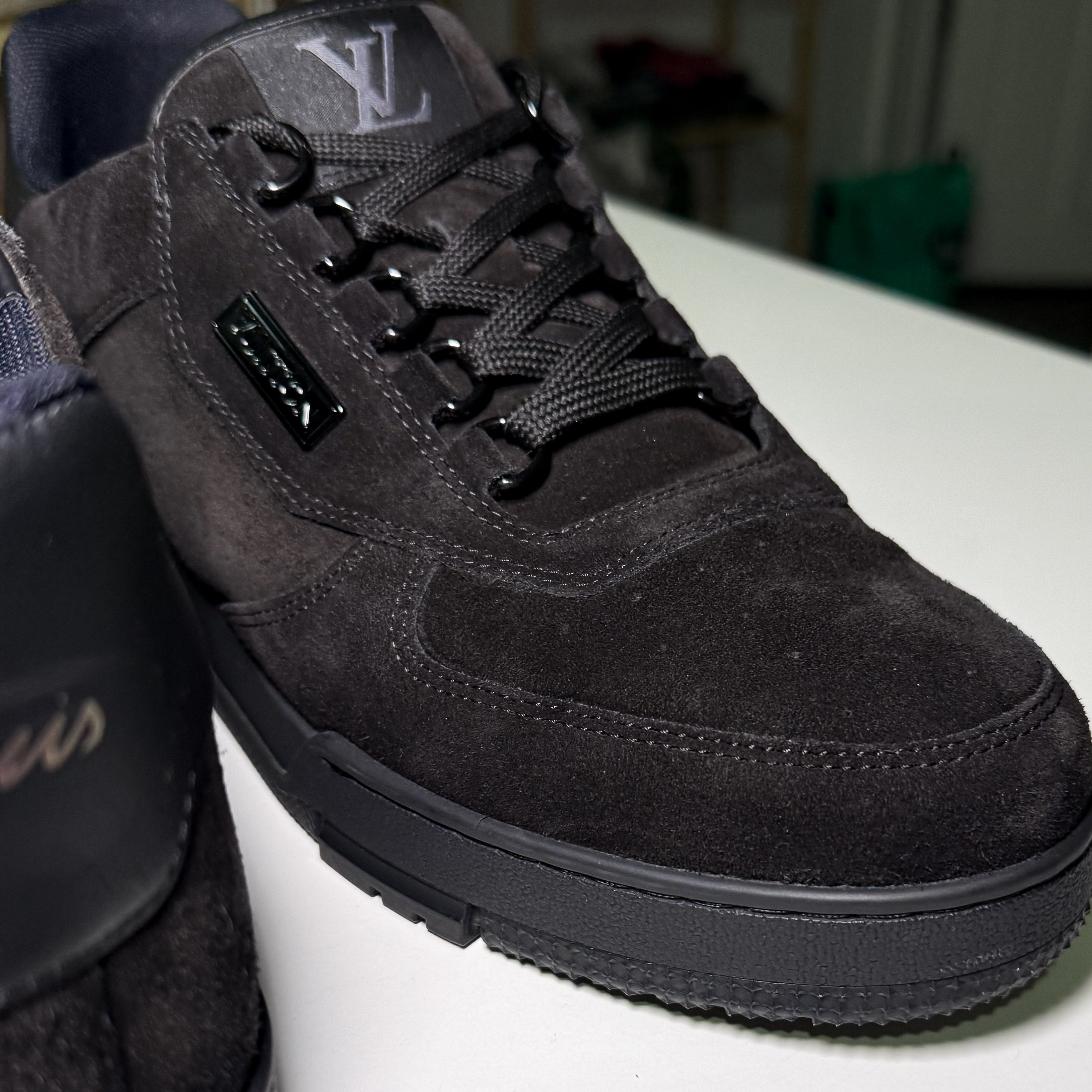 Louis Vuitton LV Trainer Suede Black ‘Staff’ - Recondicionado