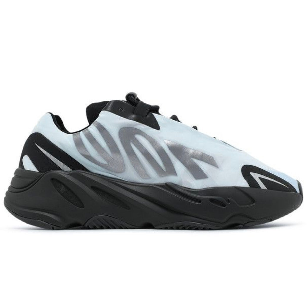 Adidas Yeezy 700 MNVN ‘Blue Tint’ 2021 - Recondicionado